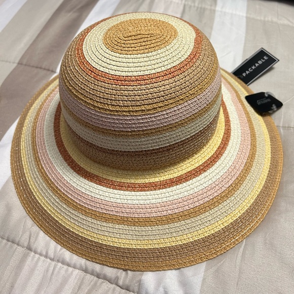 Toast Sun Hat with neutral colors - Picture 5 of 16